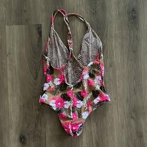 Acacia Valenzuela Lei Day one piece